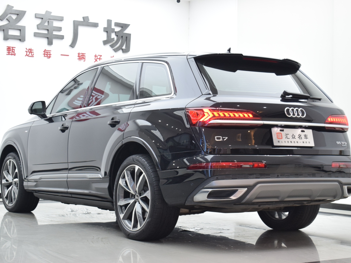 2021年4月奧迪 奧迪Q7  2023款 55 TFSI quattro S line運(yùn)動(dòng)型