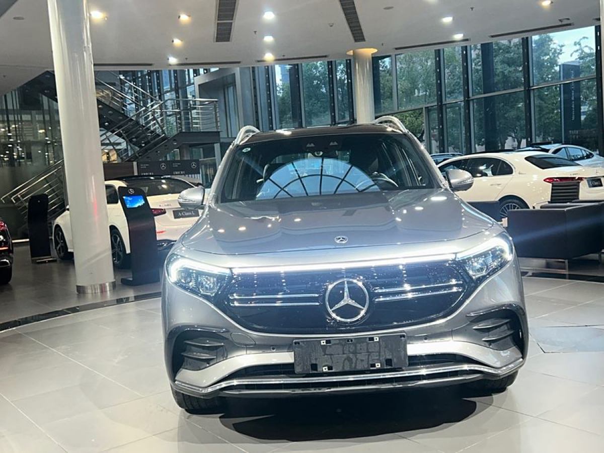 奔馳 奔馳EQB  2022款 EQB 350 4MATIC 首發(fā)特別版圖片