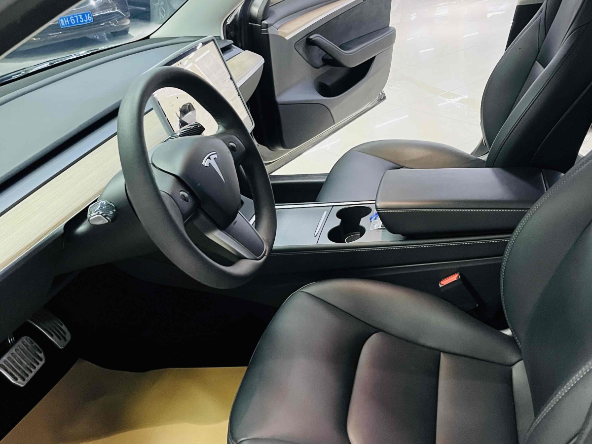 特斯拉 Model Y  2022款 改款 后輪驅(qū)動版圖片