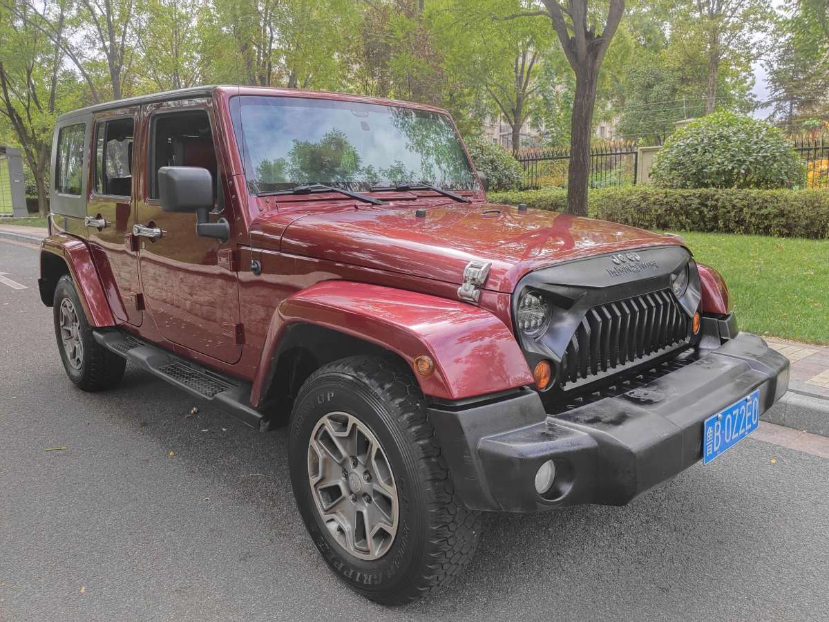 Jeep 牧馬人  2010款 3.8L Sahara 四門版圖片