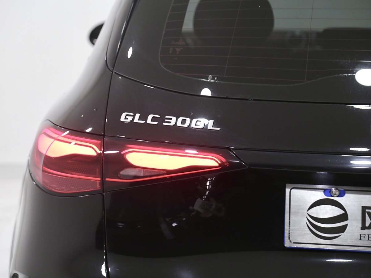 奔驰 奔驰GLC  2023款 改款 GLC 300 L 4MATIC 动感型 7座图片