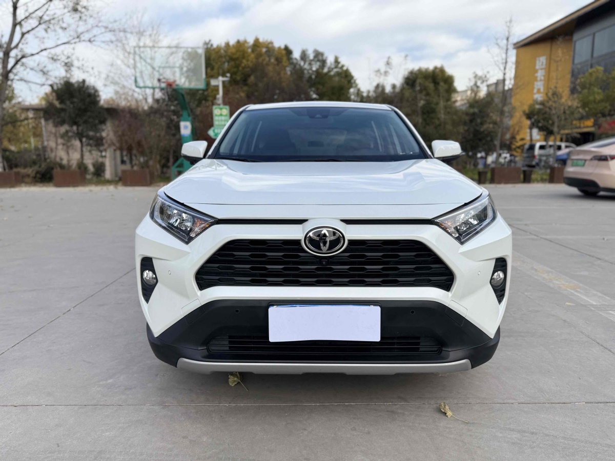 豐田 RAV4  2018款 榮放 2.0L CVT兩驅(qū)風(fēng)尚版圖片