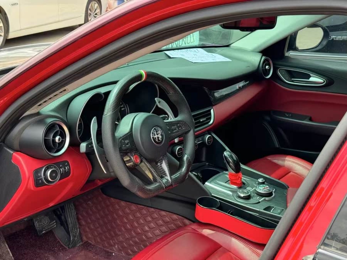 阿爾法·羅密歐 Giulia  2017款 2.0T 280HP 豪華版圖片