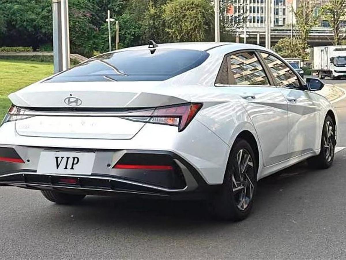 現(xiàn)代 伊蘭特  2023款 1.5L CVT GLS領(lǐng)先版圖片