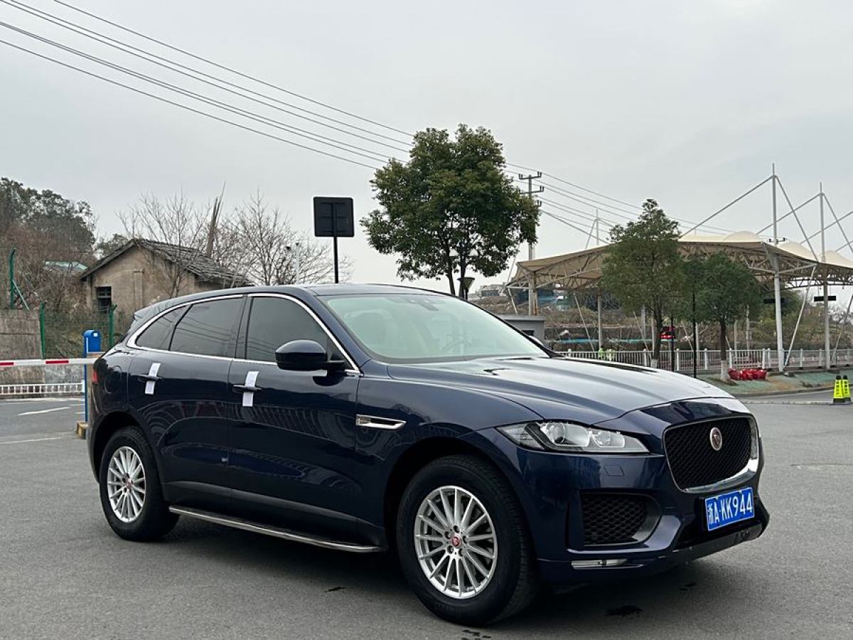 捷豹 F-PACE  2016款 2.0T 兩驅(qū)都市尊享版圖片