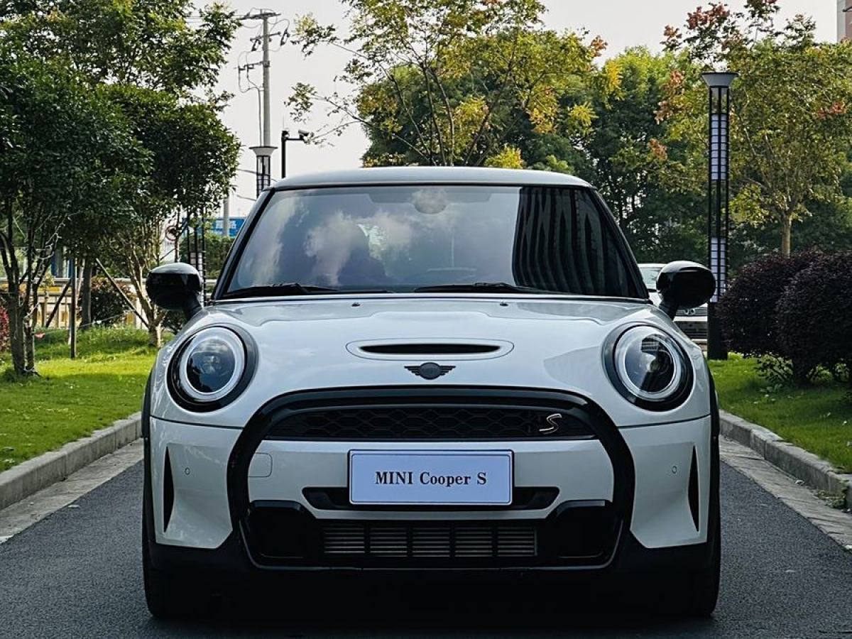 2023年8月MINI MINI  2023款 改款 2.0T COOPER S 藝術(shù)家