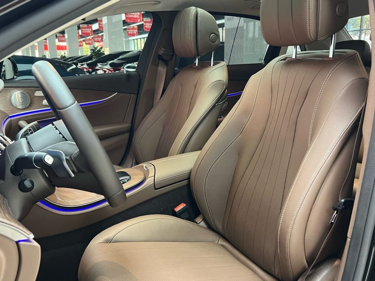 奔馳 奔馳E級  2023款 改款 E 300 L 豪華型圖片