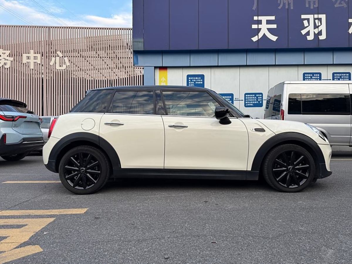 MINI MINI  2020款 1.5T COOPER 藝術(shù)家 五門版圖片