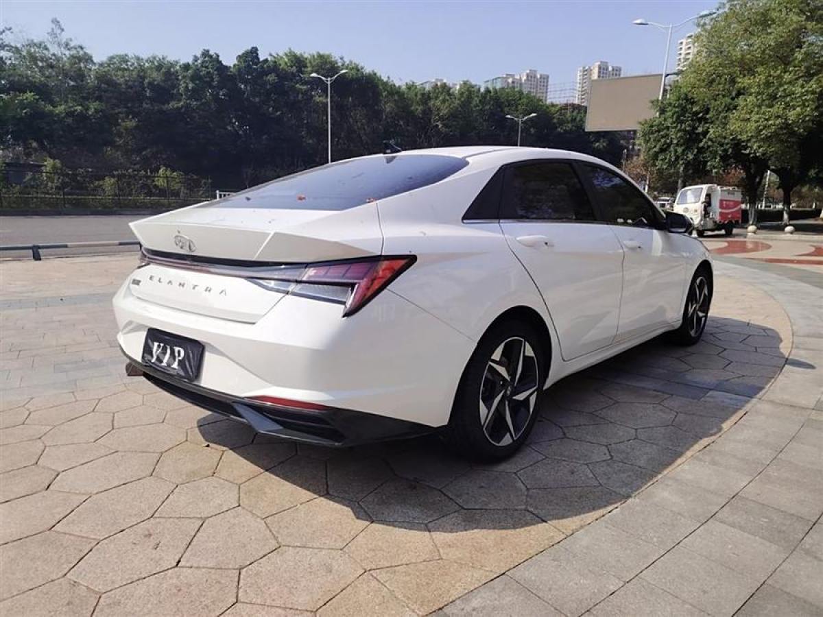 2023年9月現(xiàn)代 伊蘭特  2022款 1.5L CVT LUX尊貴版