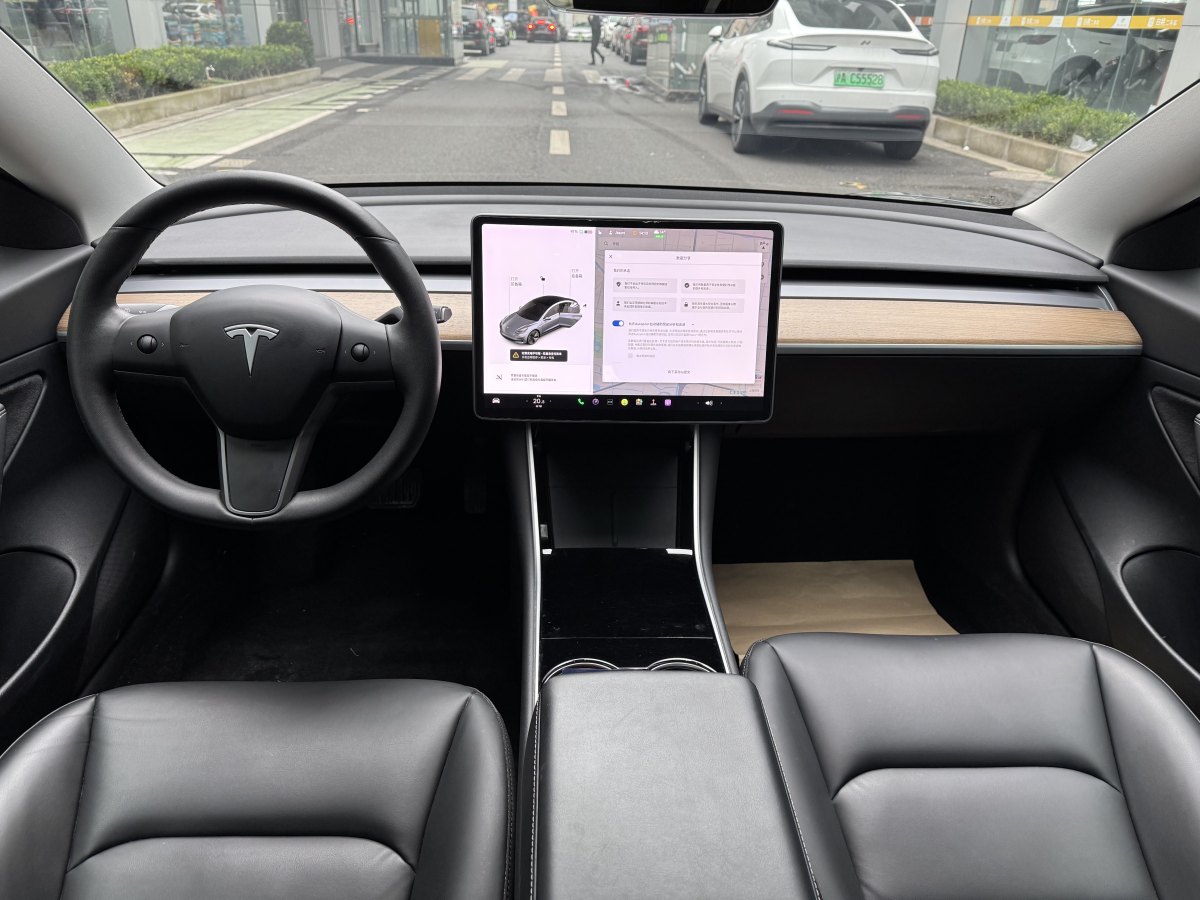 特斯拉 Model 3  2019款 標準續(xù)航后驅(qū)升級版圖片