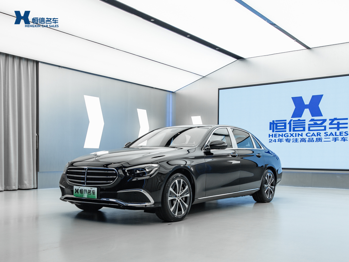 奔馳 奔馳E級(jí)新能源  2022款 改款三 E 350 e L 插電式混合動(dòng)力轎車圖片