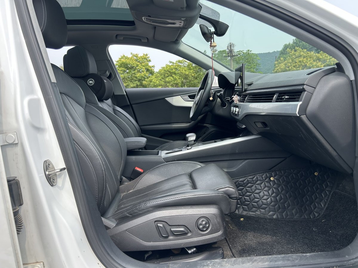奧迪 奧迪A4L  2022款 40 TFSI 時尚動感型圖片