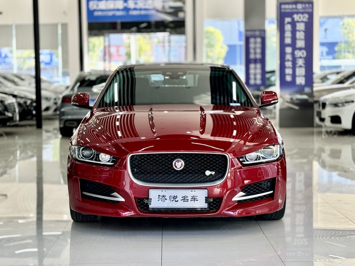 捷豹 XE  2018款 2.0T 200PS 兩驅(qū)R-Sport運(yùn)動(dòng)版圖片