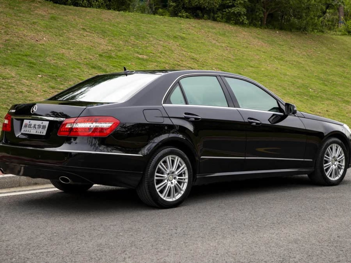 奔馳 奔馳E級  2010款 E 300 L 時(shí)尚型圖片