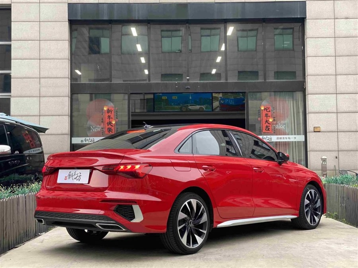 奧迪 奧迪A3  2021款 A3L Limousine 35 TFSI 時(shí)尚運(yùn)動(dòng)型圖片