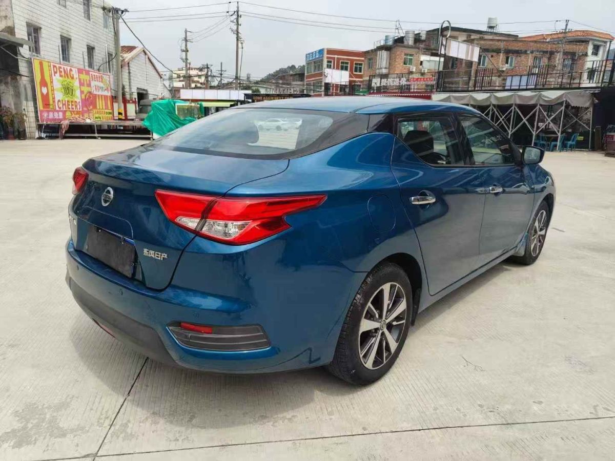 日產(chǎn) 藍鳥 圖片