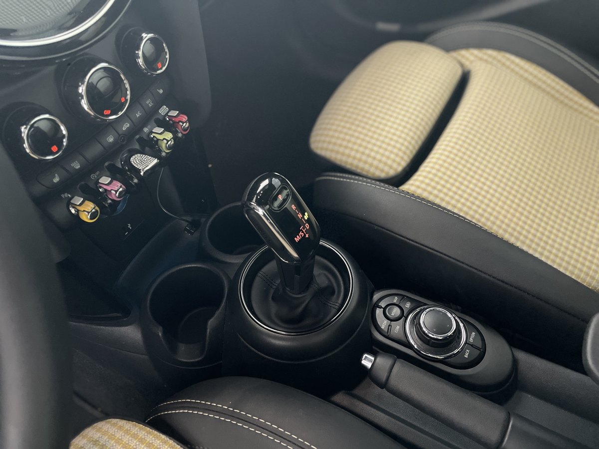 MINI MINI  2022款 2.0T COOPER S 執(zhí)迷特別版圖片