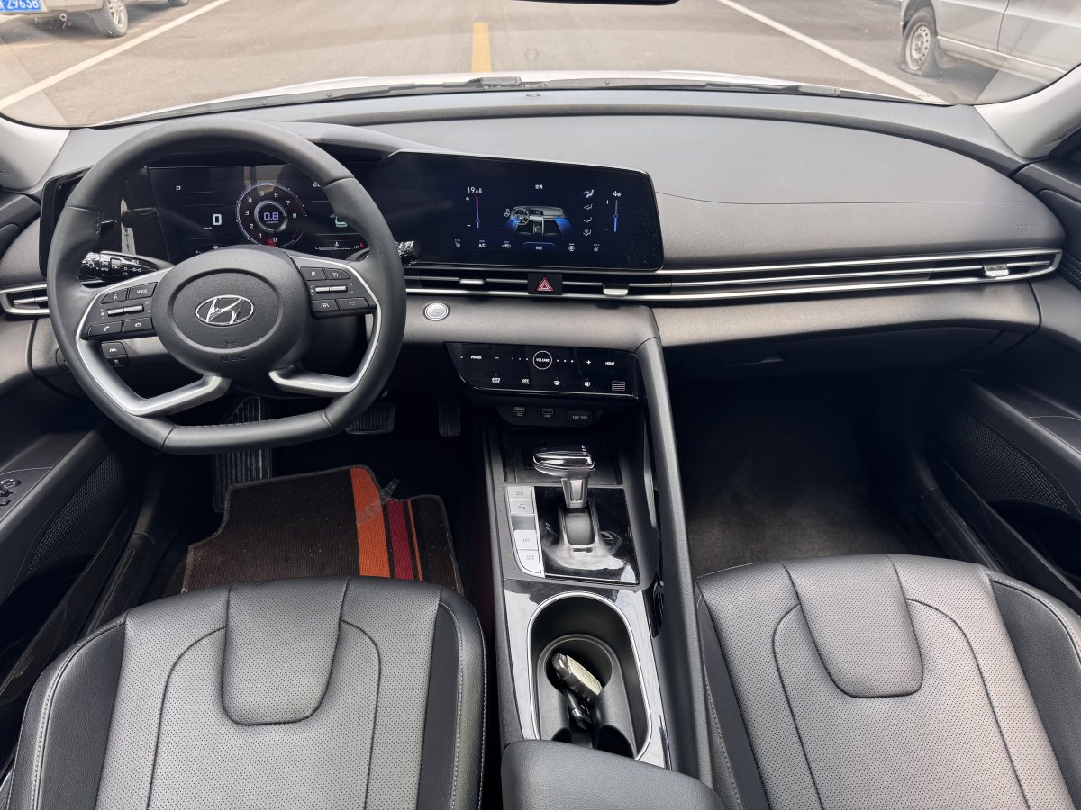 現(xiàn)代 伊蘭特  2022款 1.5L CVT LUX尊貴版圖片