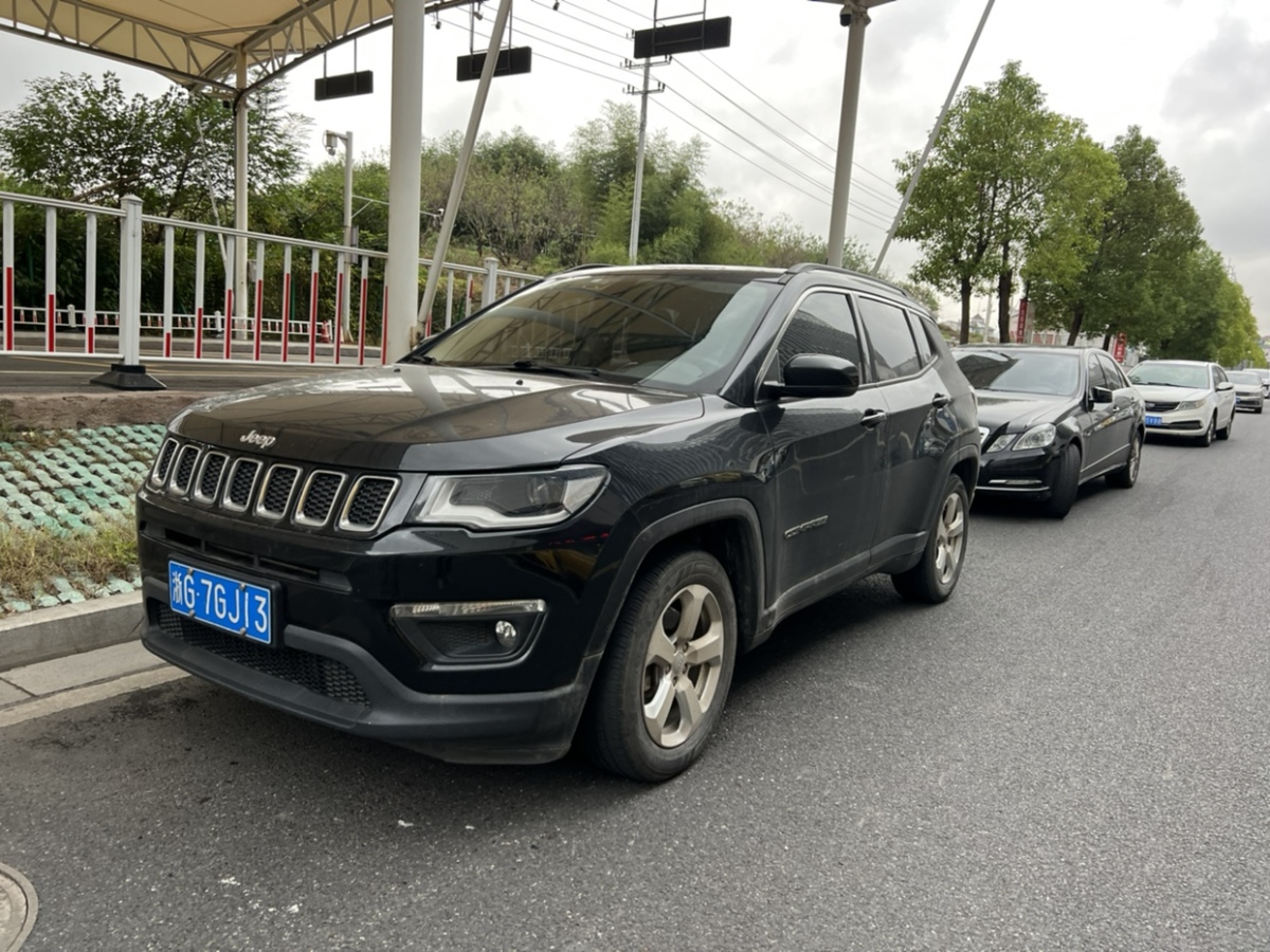 2019年7月Jeep 指南者  2019款 200T 自動(dòng)舒享-互聯(lián)大屏版