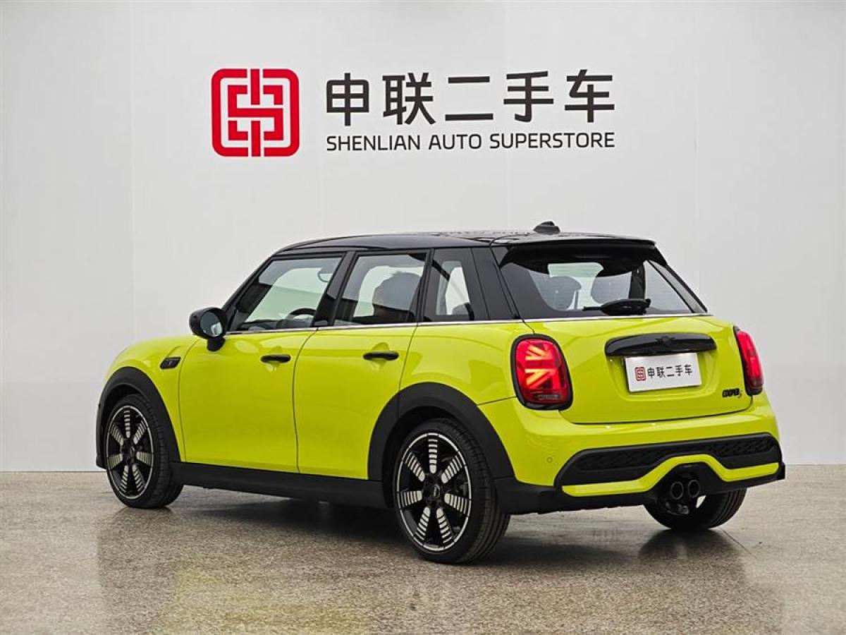 MINI MINI  2023款 2.0T COOPER S 藝術(shù)家 五門版圖片