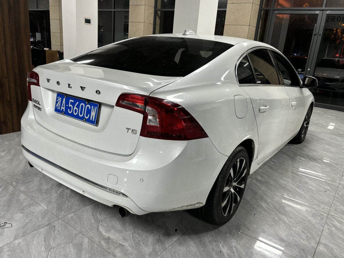 沃爾沃 S60  2014款 2.0T T5 個性運動版(改款)圖片