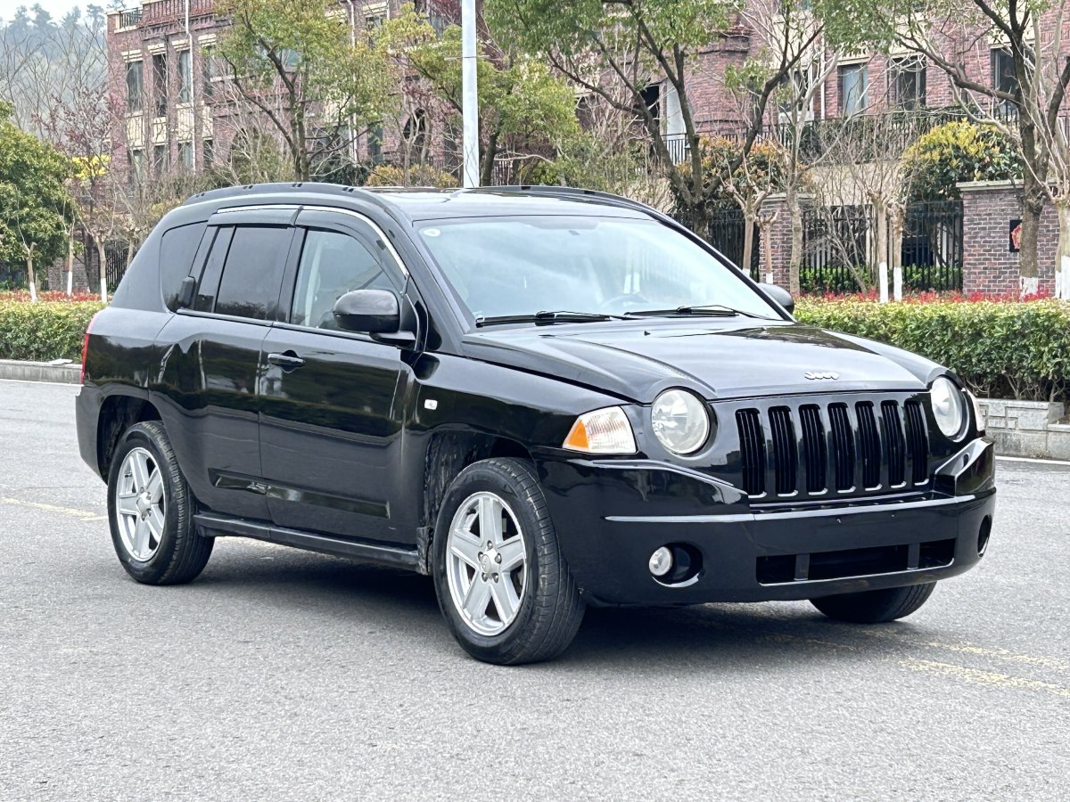 Jeep 指南者  2011款 2.4L 四驱舒适版图片