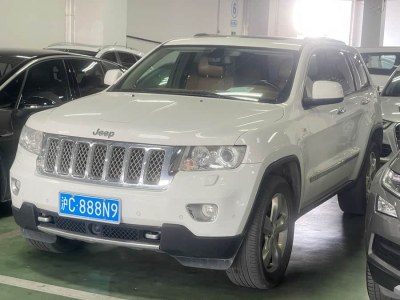 2013年8月 Jeep 大切諾基(進(jìn)口) 5.7L 旗艦尊崇版圖片