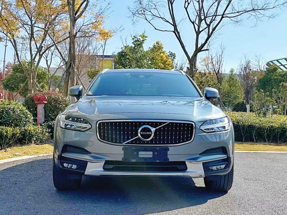 2019年1月沃爾沃 V90  2017款 Cross Country T5 AWD 智遠(yuǎn)版