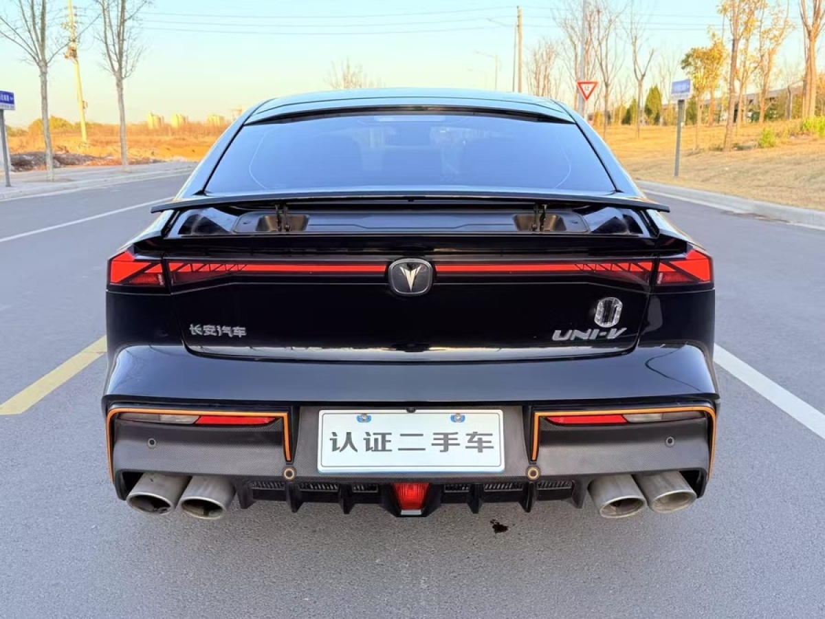 長安 長安UNI-V  2022款 1.5T 運動版圖片