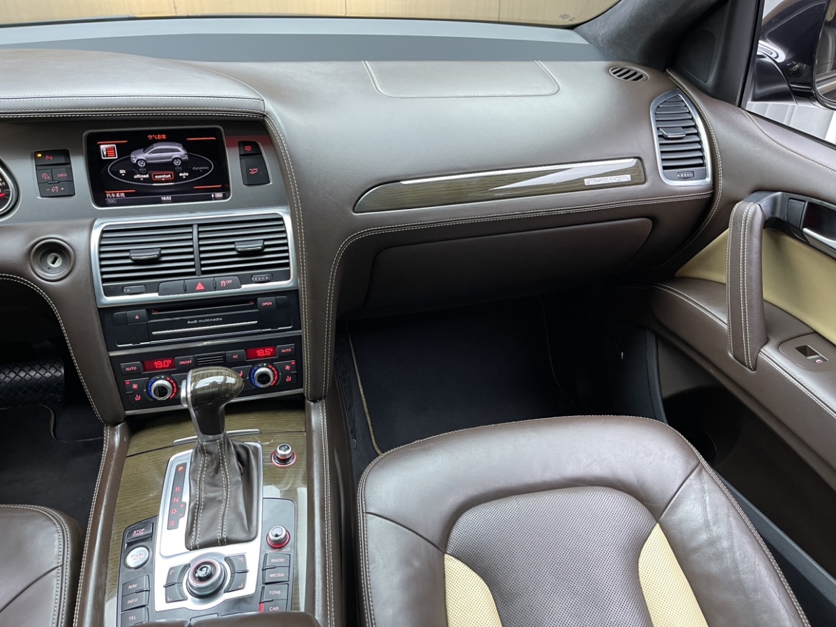 奧迪 奧迪Q7  2012款 3.0 TFSI 進(jìn)取型(200kW)圖片