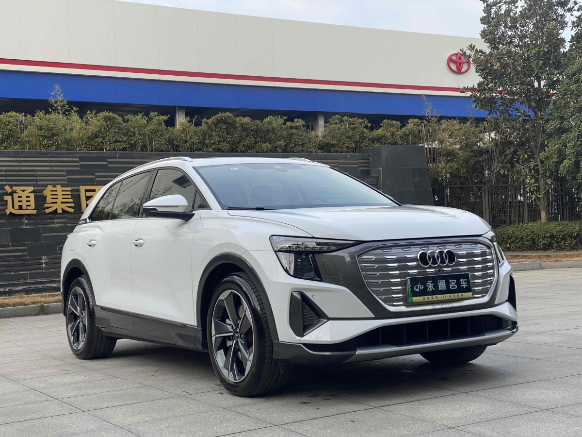 2024年4月奧迪 奧迪Q5 e-tron  2023款 40 e-tron 星耀型 錦衣套裝