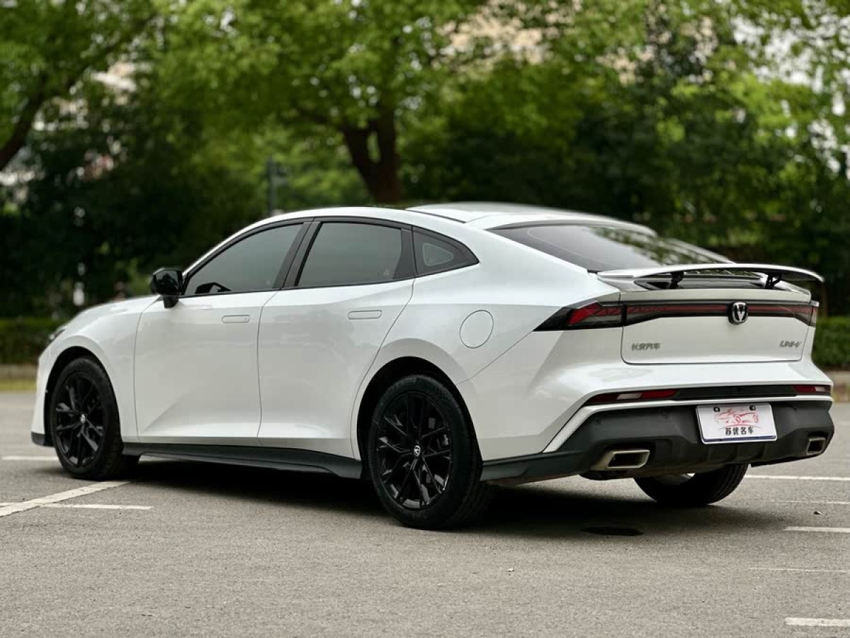 長安 長安UNI-V  2024款 1.5T 尊貴型圖片