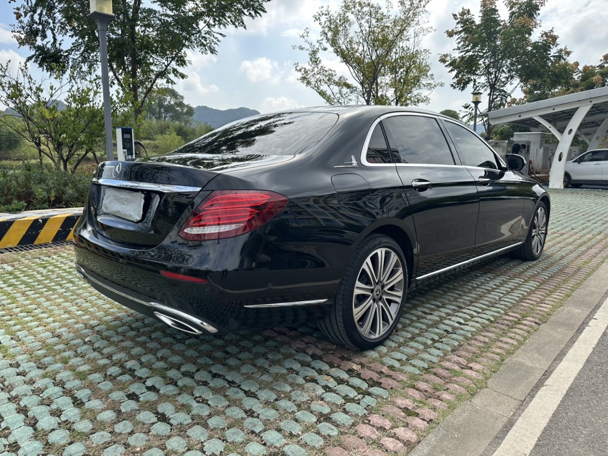 奔馳 奔馳E級  2018款 E 300 L 時(shí)尚型圖片