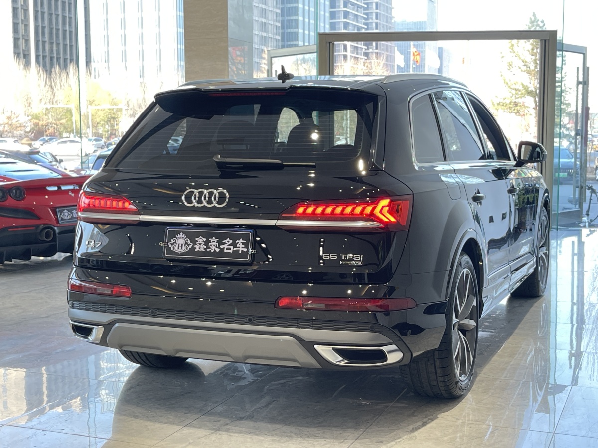 奧迪 奧迪Q7  2023款 55 TFSI quattro S line運(yùn)動(dòng)型圖片