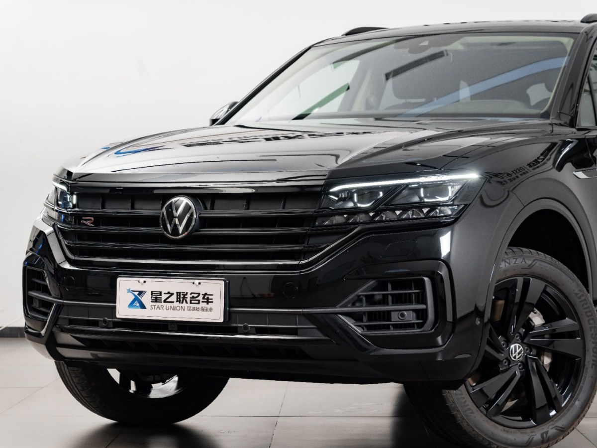 大眾 途銳  2022款 3.0TSI 銳享版 曜黑運(yùn)動(dòng)套裝圖片