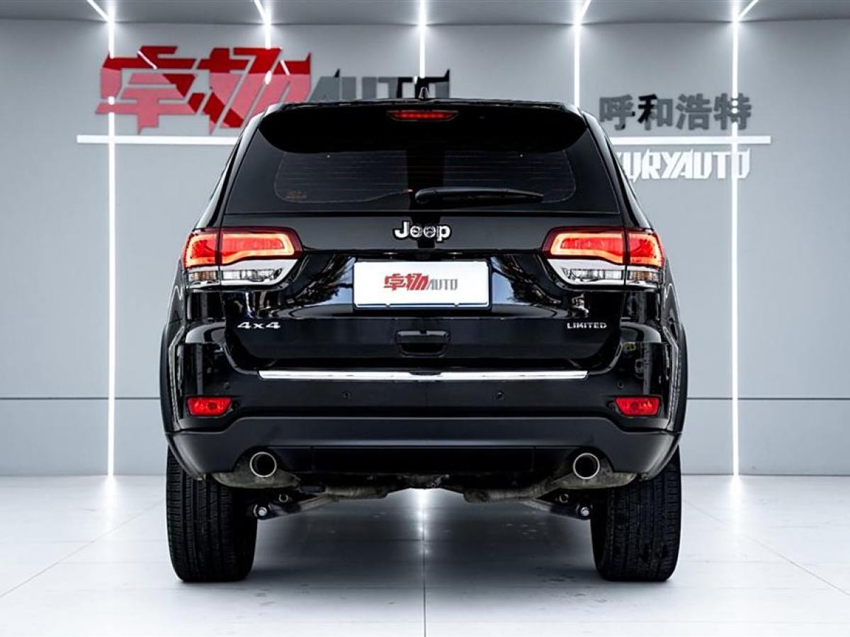 2022年1月Jeep 大切諾基  2020款 3.0L 精英導(dǎo)航版