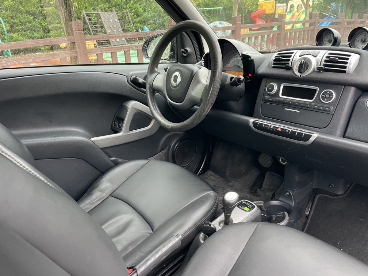 2014年06月smart fortwo  2014款 1.0 MHD 硬頂新年特別版