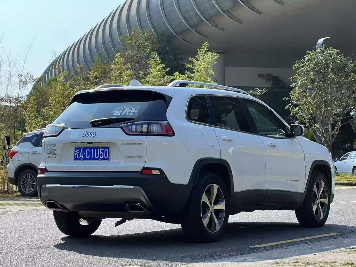 Jeep 自由光  2020款 2.0L 兩驅(qū)安全升級版圖片