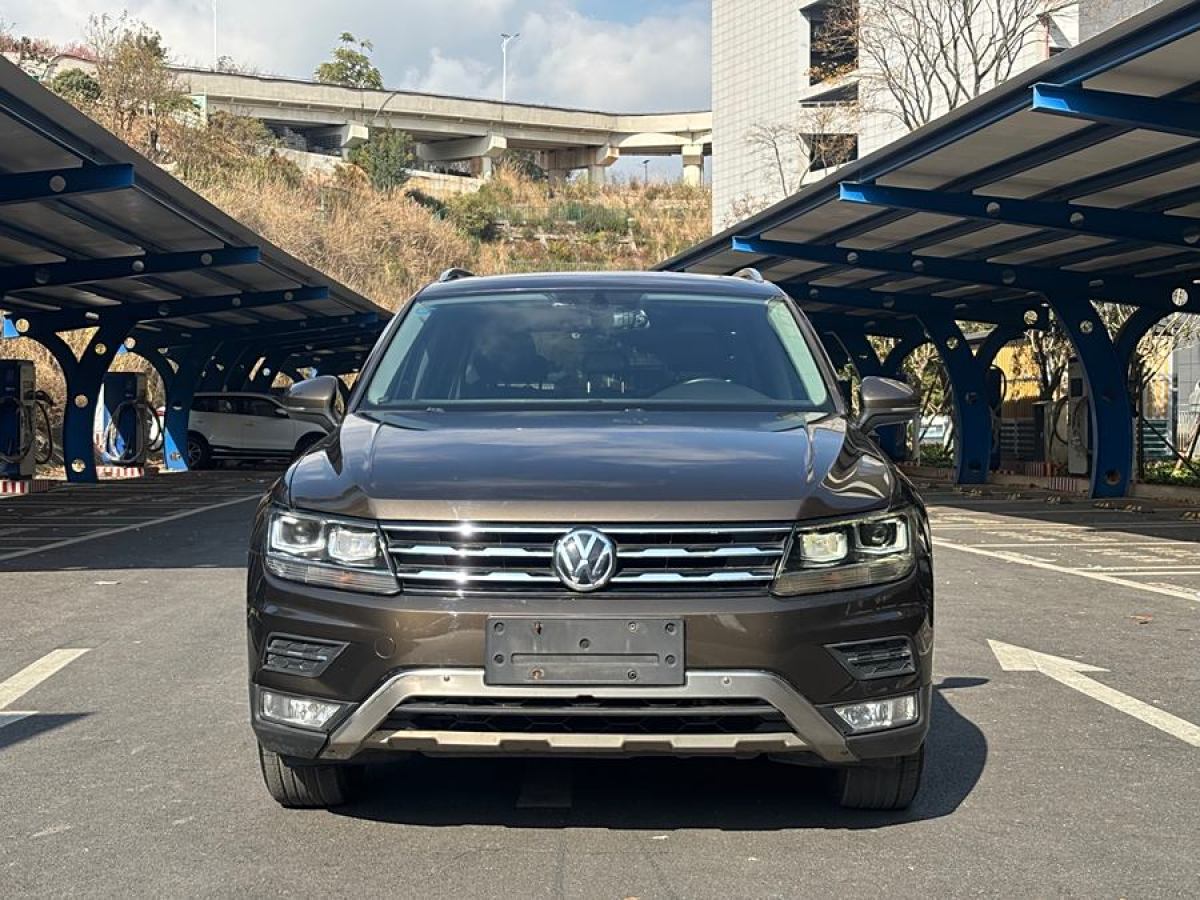 大眾 途觀L  2017款 330TSI 自動兩驅(qū)豪華版圖片