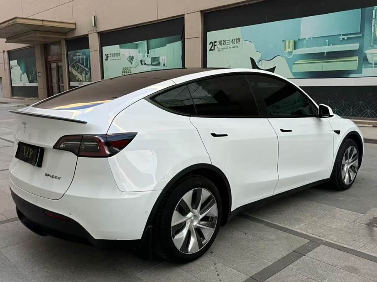 特斯拉 Model 3  2021款 改款 標(biāo)準(zhǔn)續(xù)航后驅(qū)升級(jí)版圖片