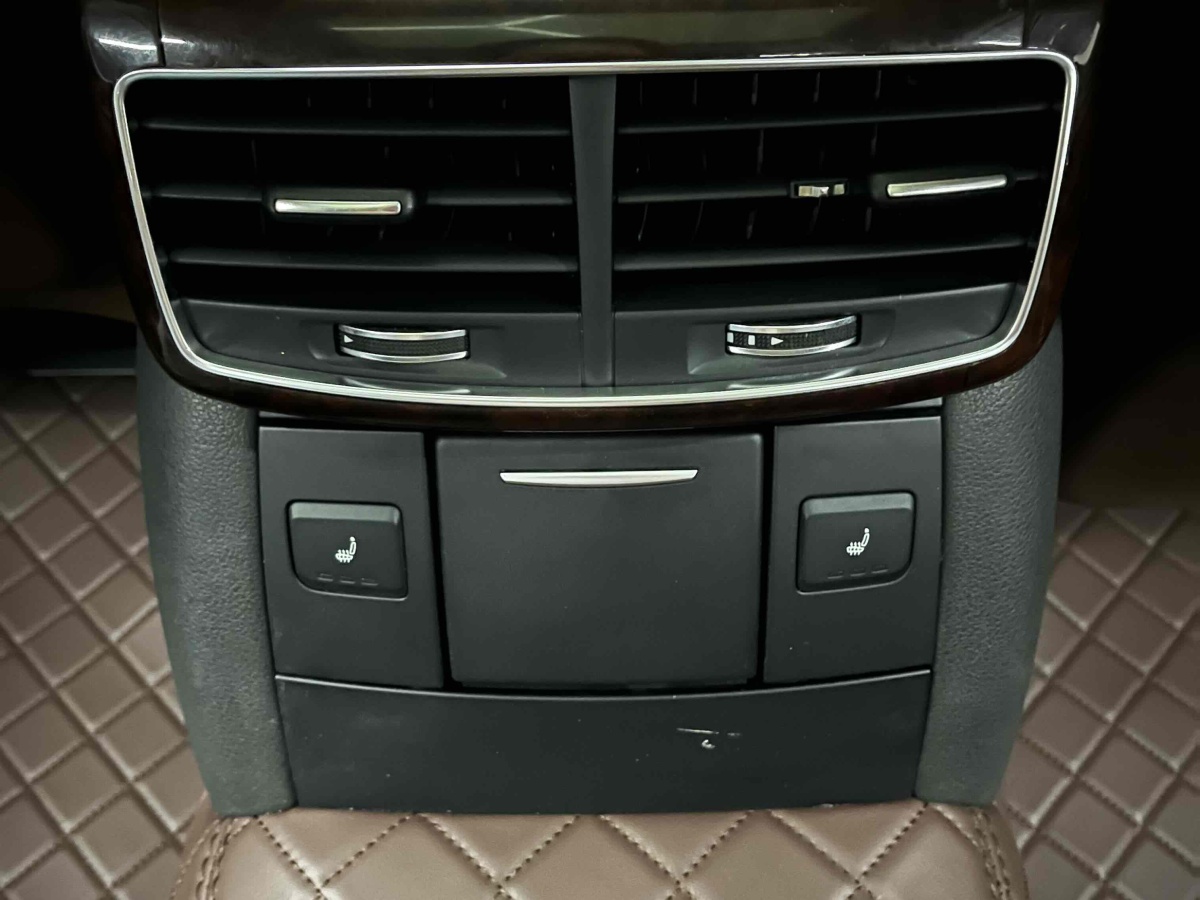 2012年3月奥迪 奥迪A8  2012款 A8L 45 TFSI quattro舒适型