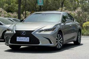 ES 雷克薩斯 200 卓越版