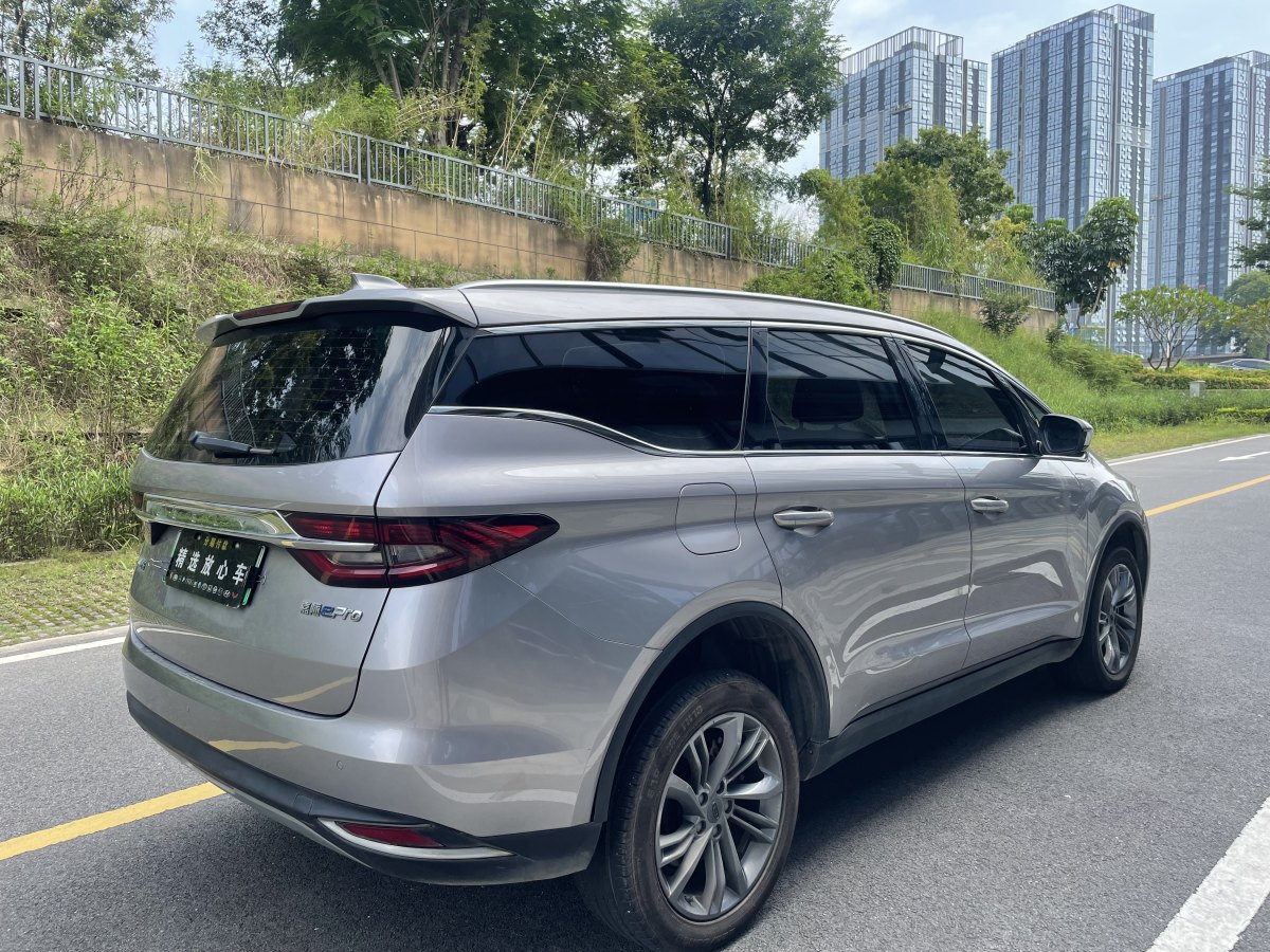 2022年10月吉利 嘉際新能源  2022款 1.5TD PHEV 白金舒適型