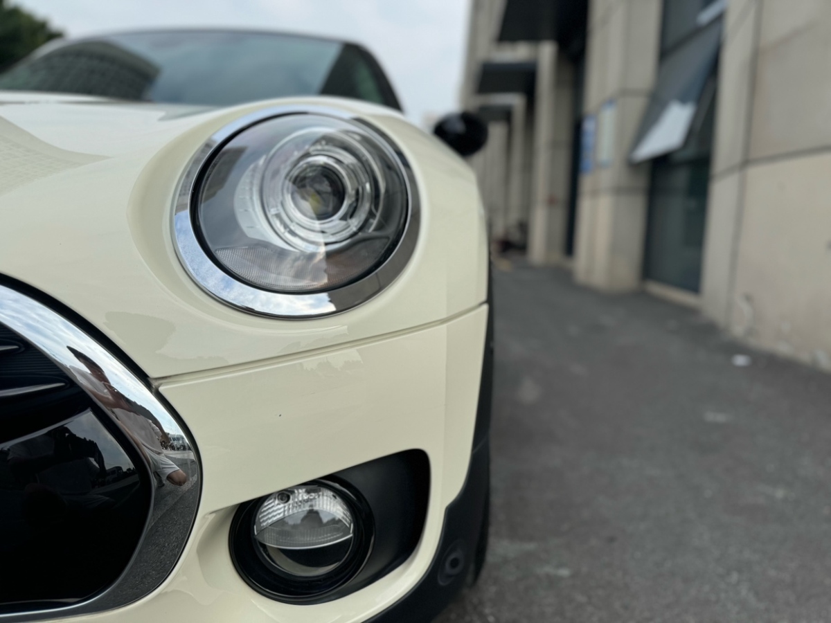 MINI CLUBMAN  2018款 1.5T COOPER 藝術(shù)家圖片