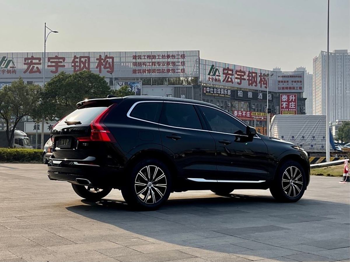 沃爾沃 XC60  2021款 T5 四驅(qū)智遠(yuǎn)豪華版圖片