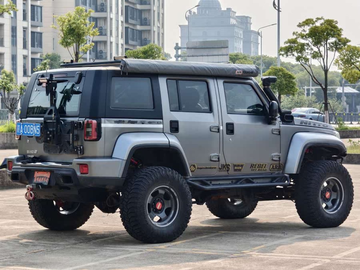 北京 BJ40  2021款 2.0T 自動四驅(qū)環(huán)塔冠軍版圖片