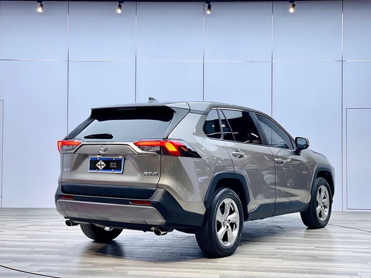 豐田 RAV4榮放  2022款 2.0L CVT兩驅(qū)風(fēng)尚版圖片