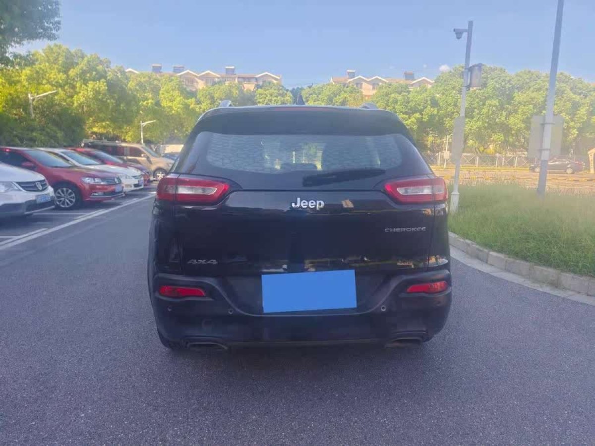 Jeep 自由光  2016款 2.4L 領(lǐng)先版圖片