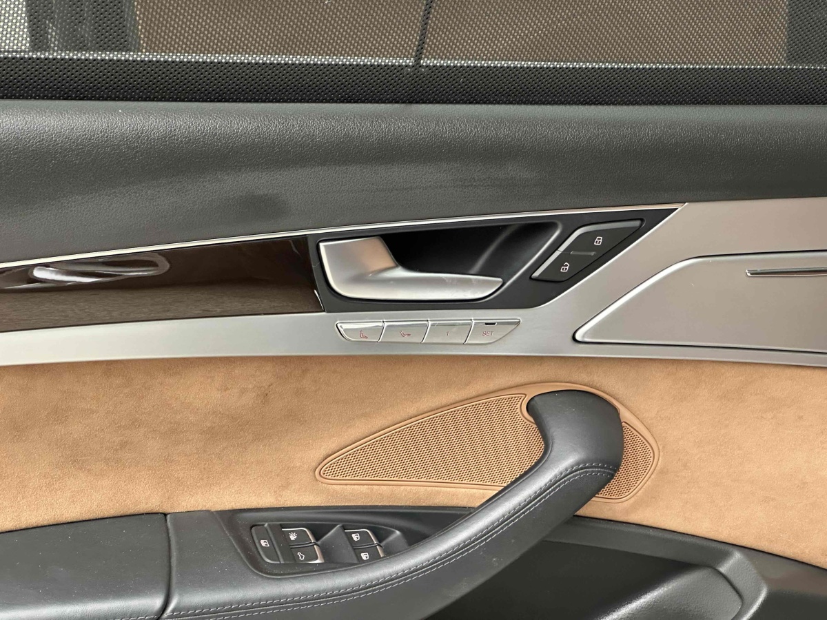 奧迪 奧迪A8  2014款 A8L 45 TFSI quattro豪華型圖片