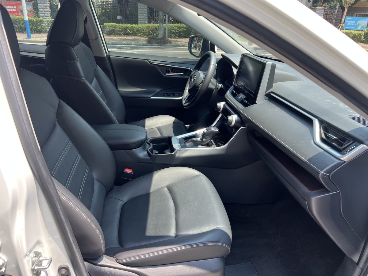 豐田 RAV4  2019款 榮放 2.0L CVT兩驅(qū)先鋒版圖片